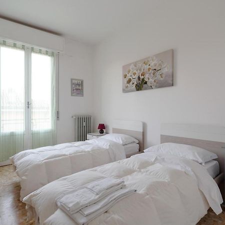 Bright&Cozy C5 Fiera Apartment Болонья Экстерьер фото
