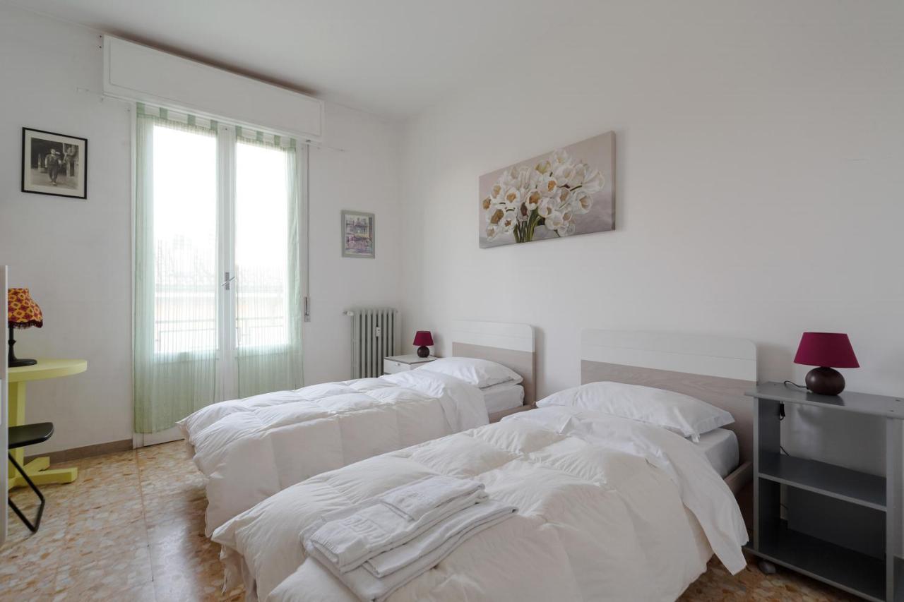 Bright&Cozy C5 Fiera Apartment Болонья Экстерьер фото